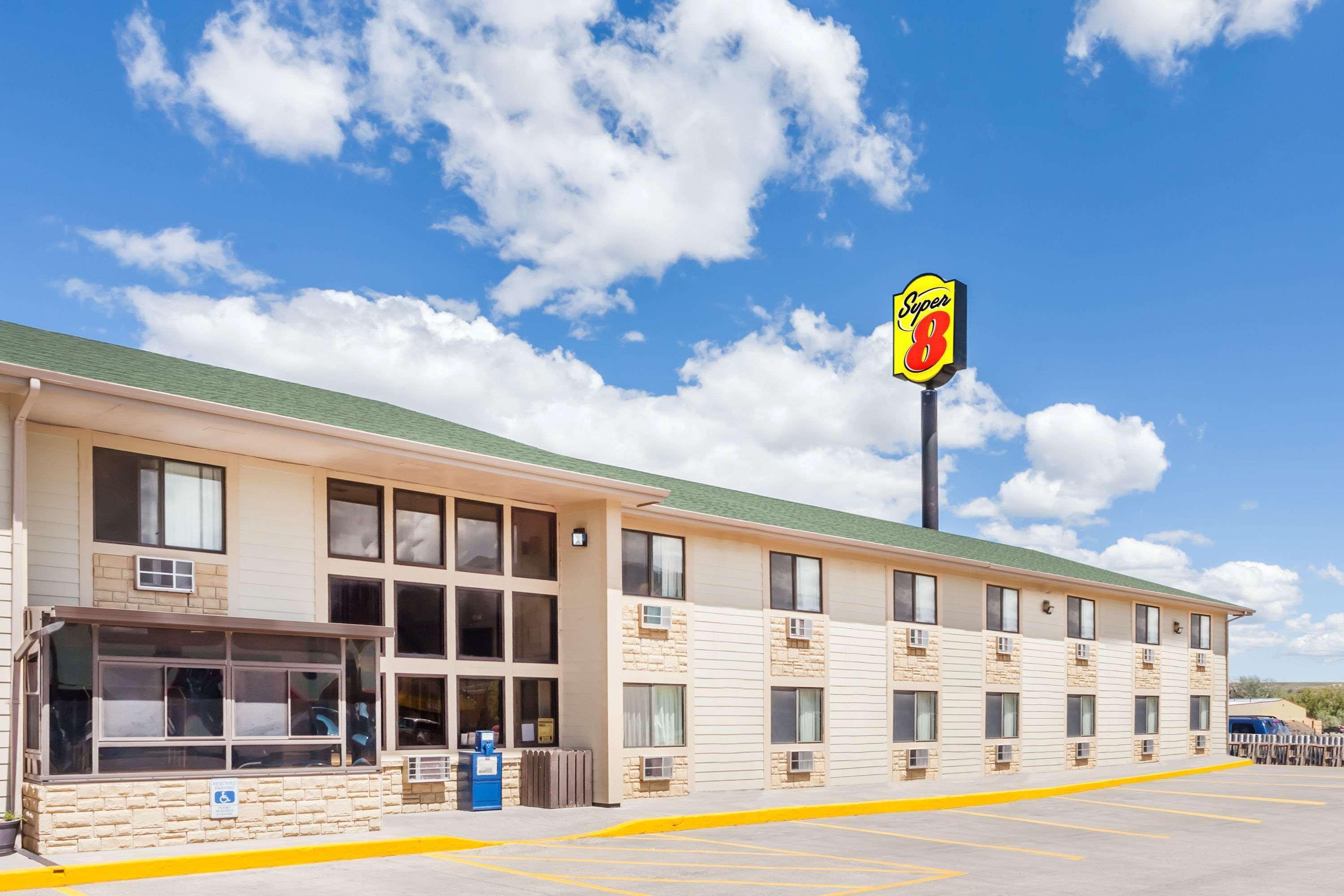 Super 8 By Wyndham Livingston Yellowstone Buitenkant foto