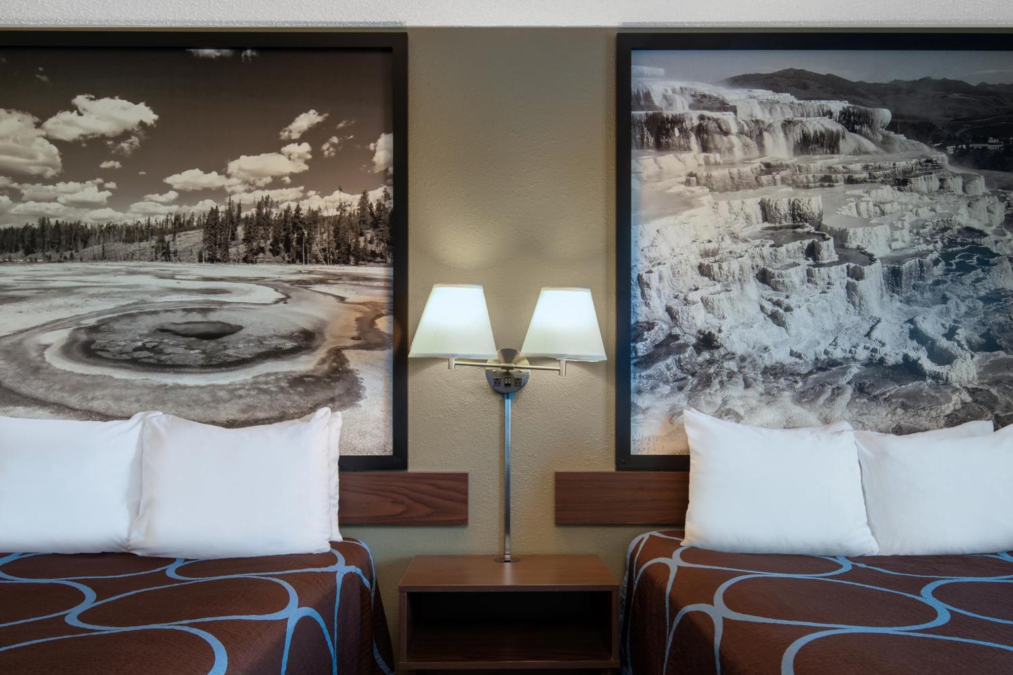 Super 8 By Wyndham Livingston Yellowstone Buitenkant foto