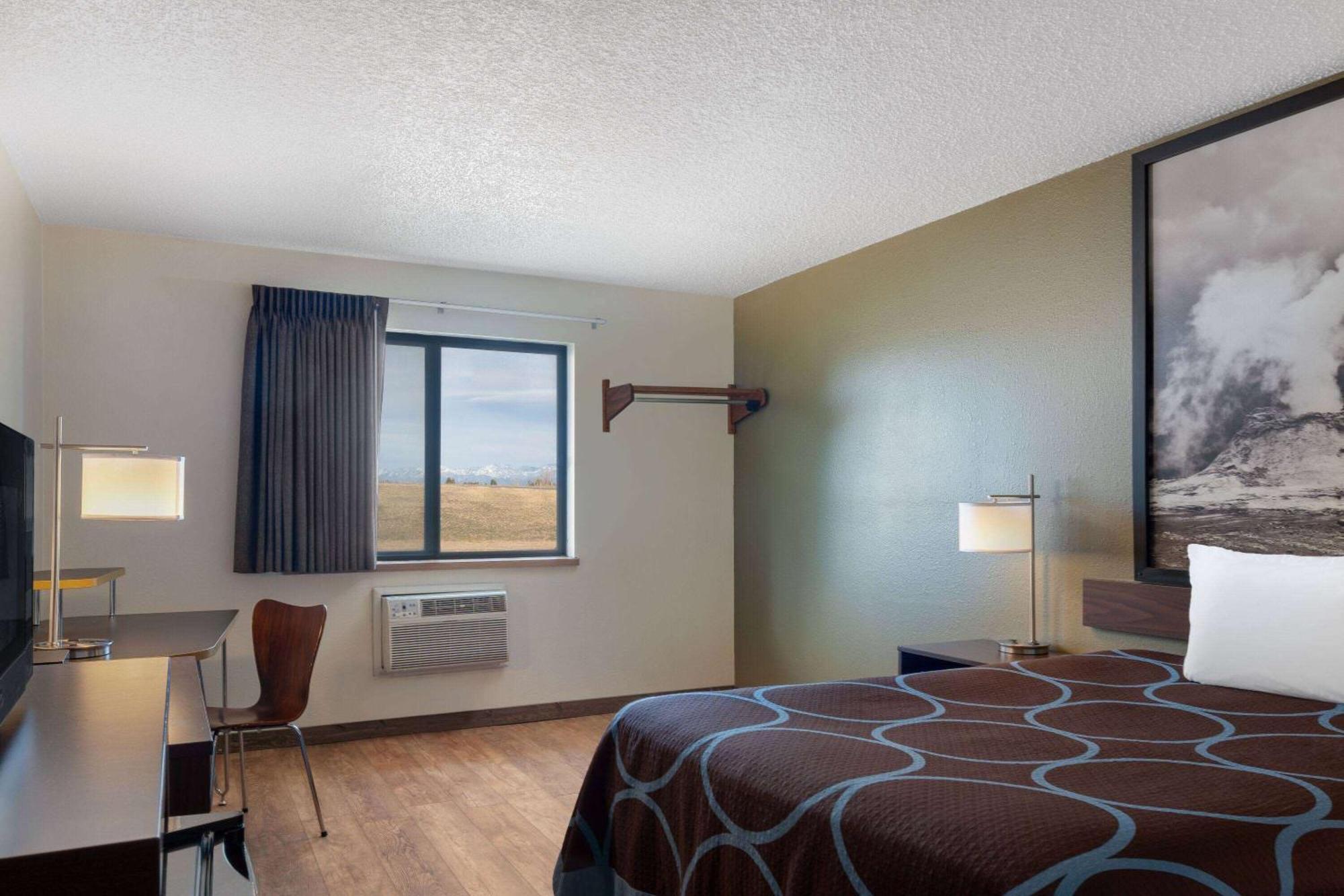 Super 8 By Wyndham Livingston Yellowstone Buitenkant foto